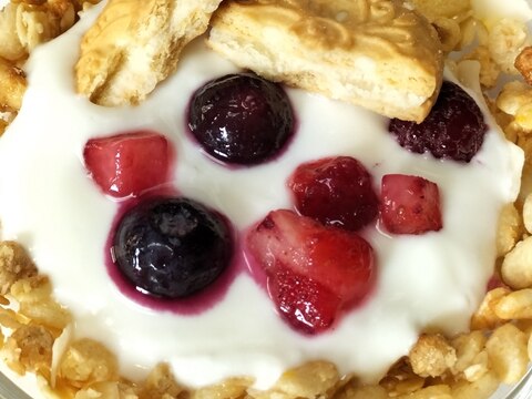 フルグラ ✤ ベリー✤クッキーのデザート♡YG〜♬